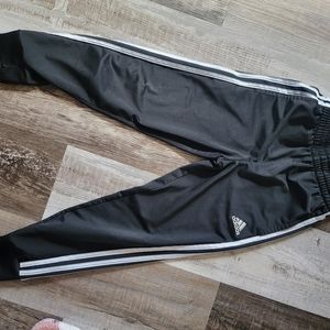 Boy's M joggers